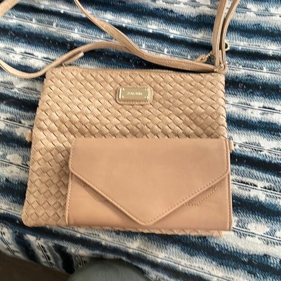 Nine West purse, matching beige wallet included but unbranded. - Picture 2 of 7